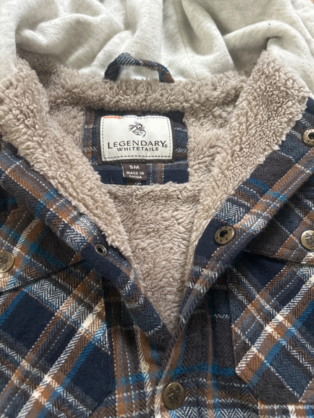 Legendary Whitetails Hooded Fleece Flannel - Picture 2 of 4
